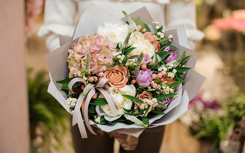 flower-bouquet-greenery-foliage-arrangement