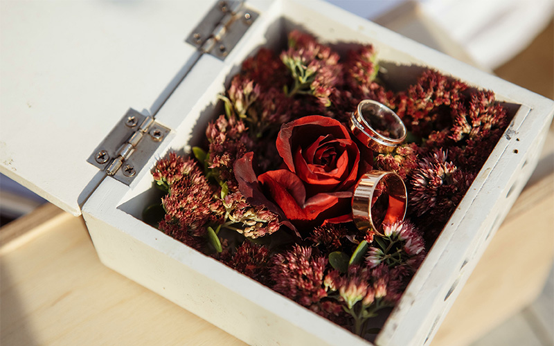 preserved-red-rose-wedding-ring-box